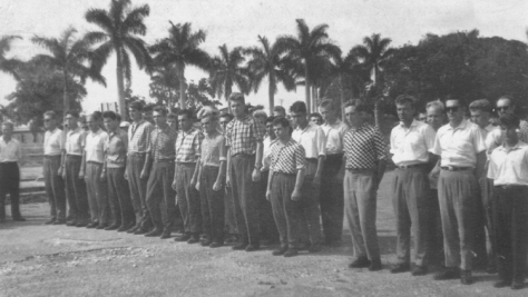 Soviet military personnel in Cuba, 1962: keeping it casual.